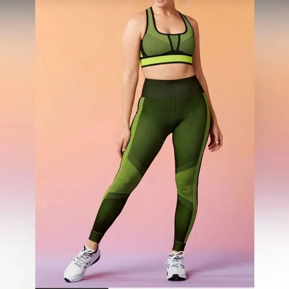 Fabletics 2 Piece Outfit- Includes High Waisted Seamless Leggings & Sports Bra - Picture 2 of 14
